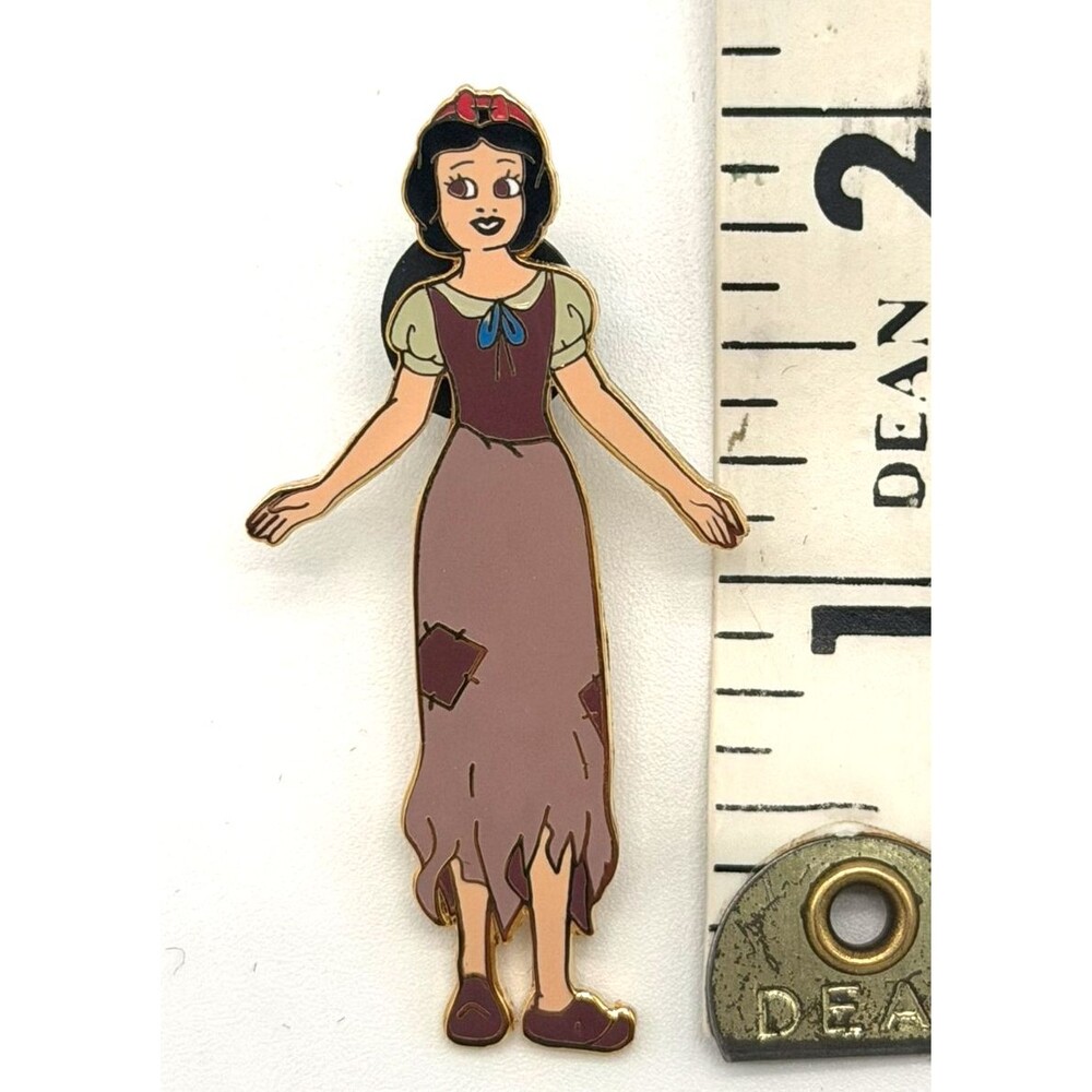 Rare Disney Snow White Scullery Maid Pin Limited Edition 3000 Rags Dress LE